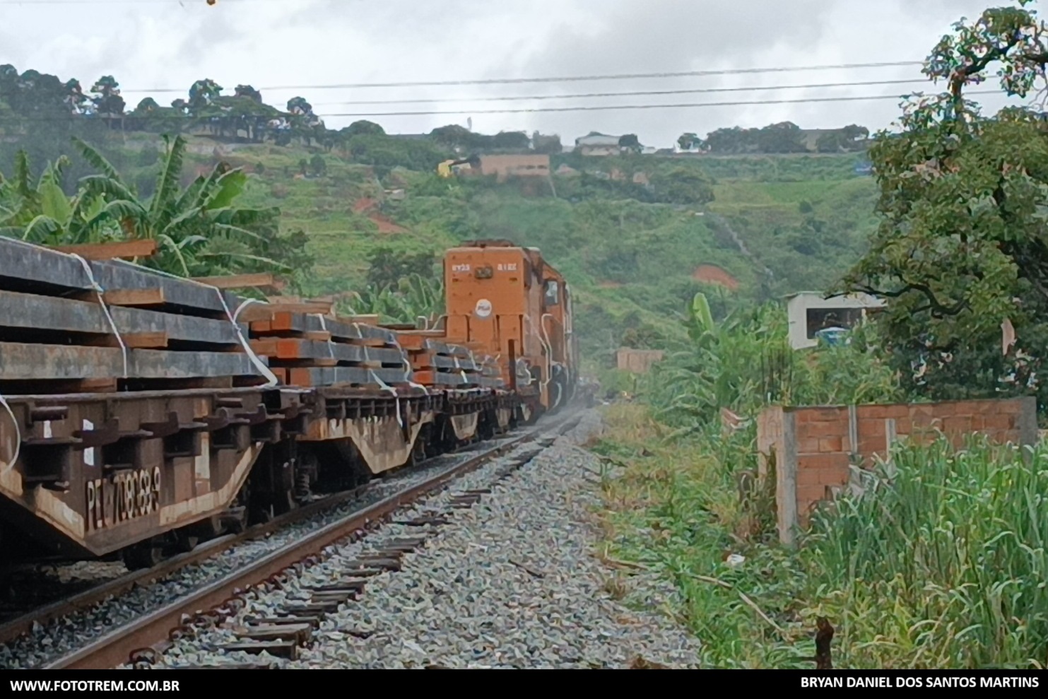 FCA EMD BB40-2 8125 em Betim MG 