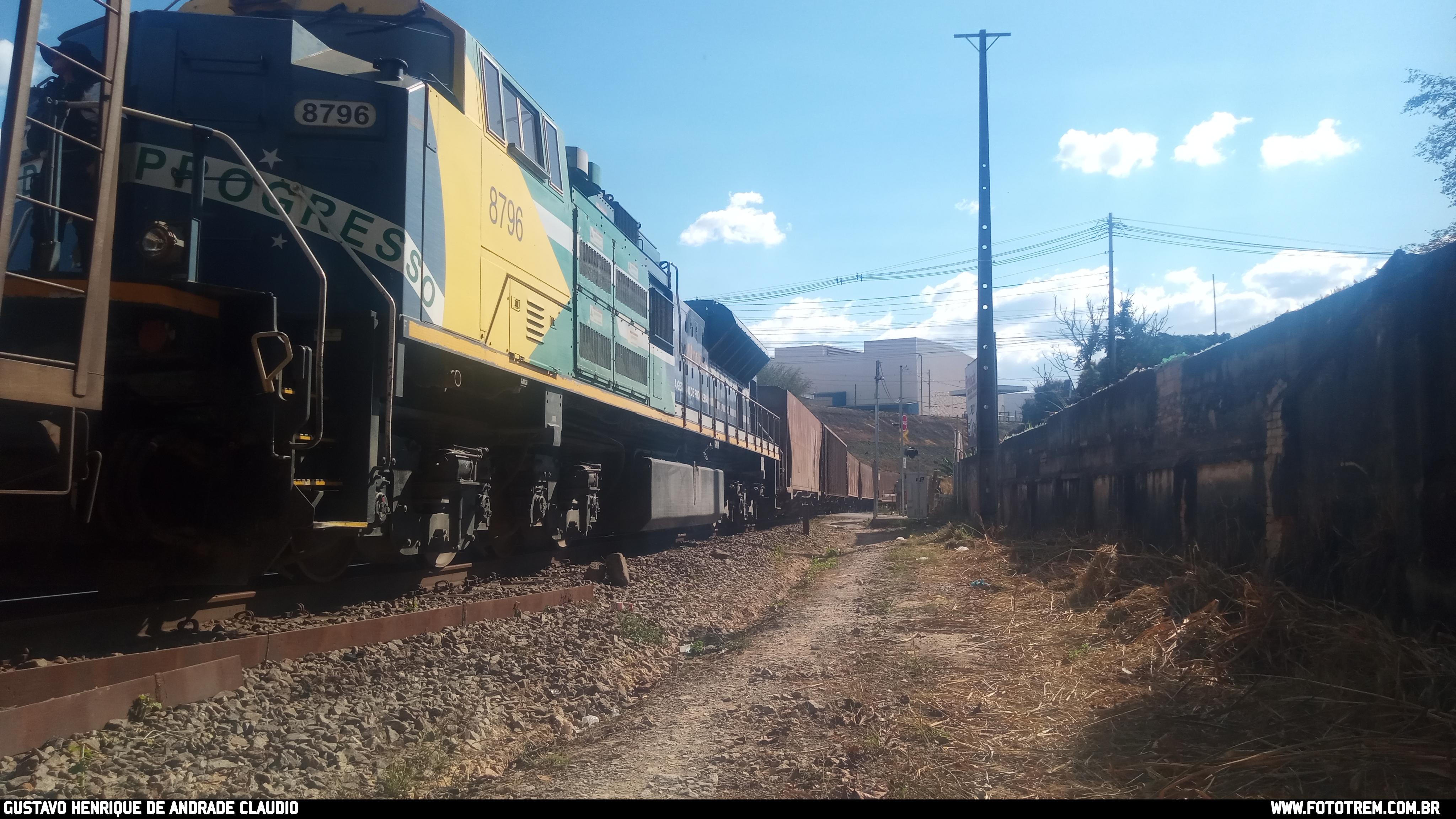 VLI EMD SD70Ace-BB 8796 em Betim MG 