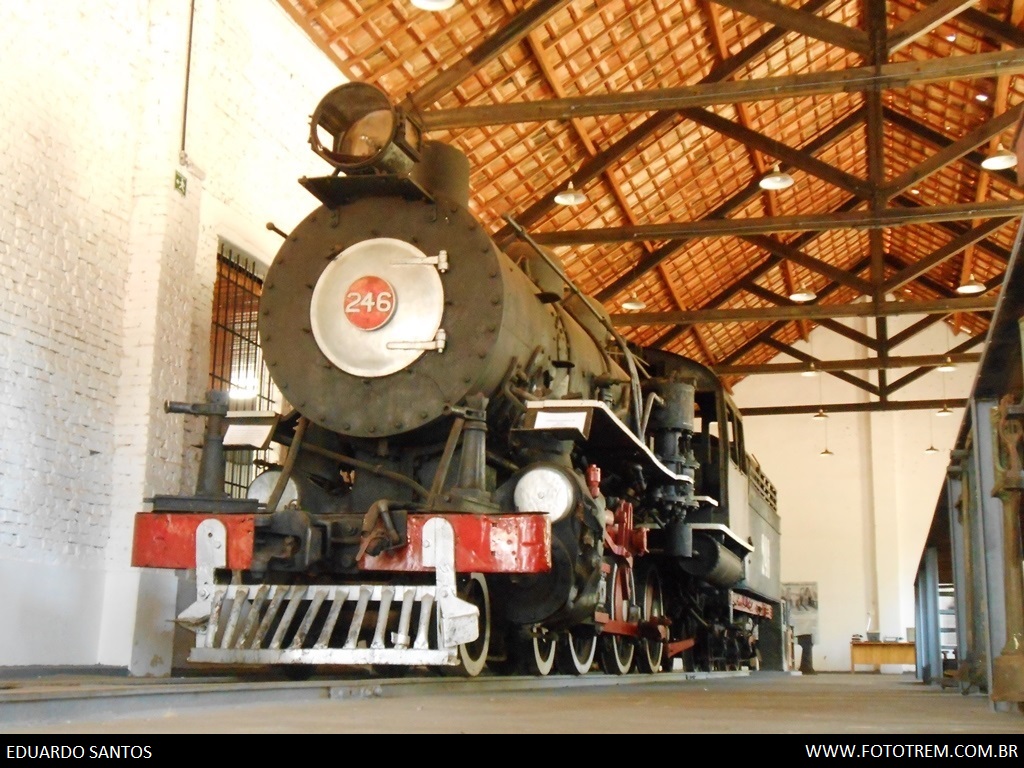 EFG - Estrada de Ferro Goyaz Ten Wheeler 246 em Pires do Rio GO 