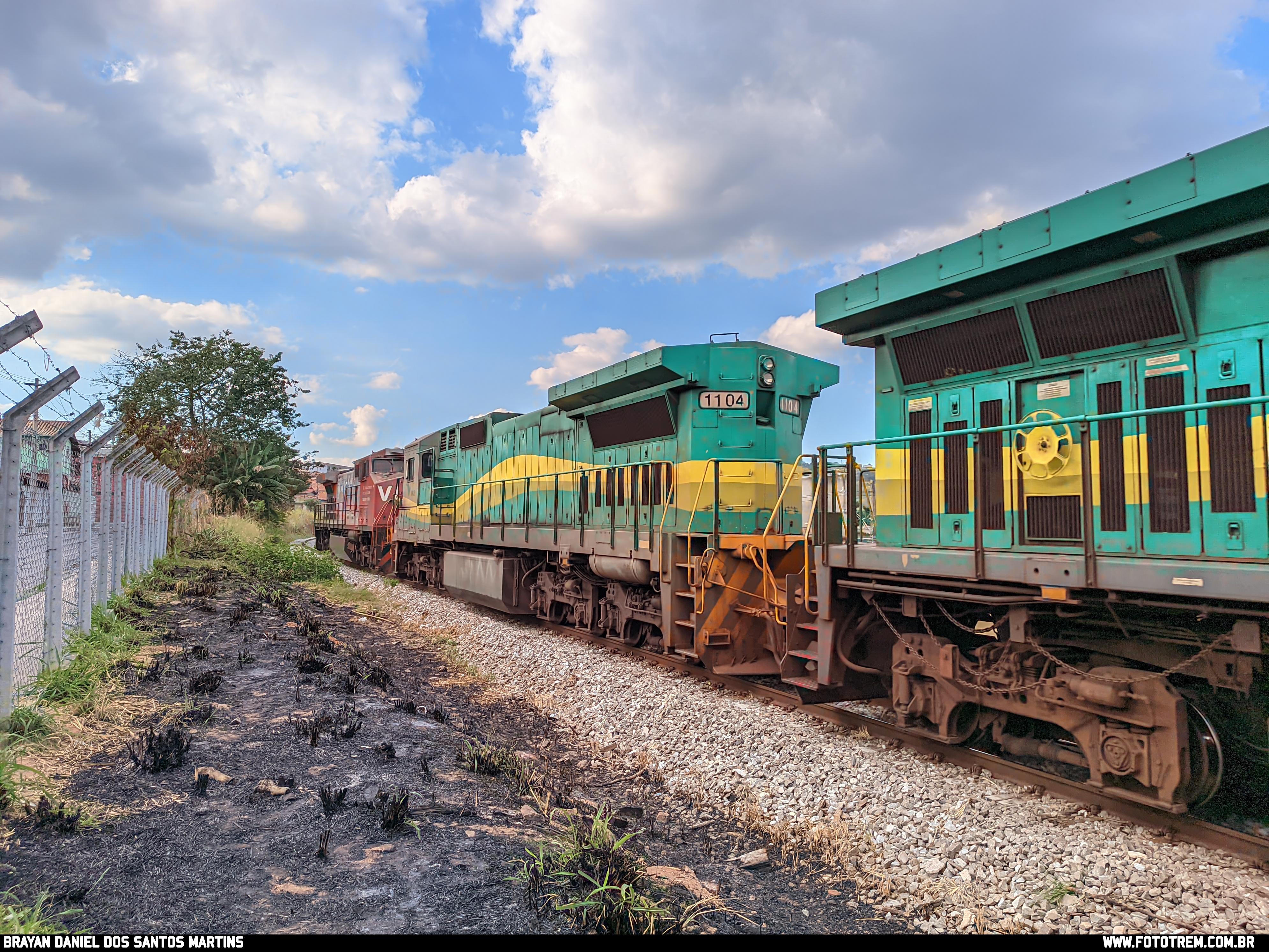 EF Vitória Minas GE BB40-9M 1104 em Betim MG 