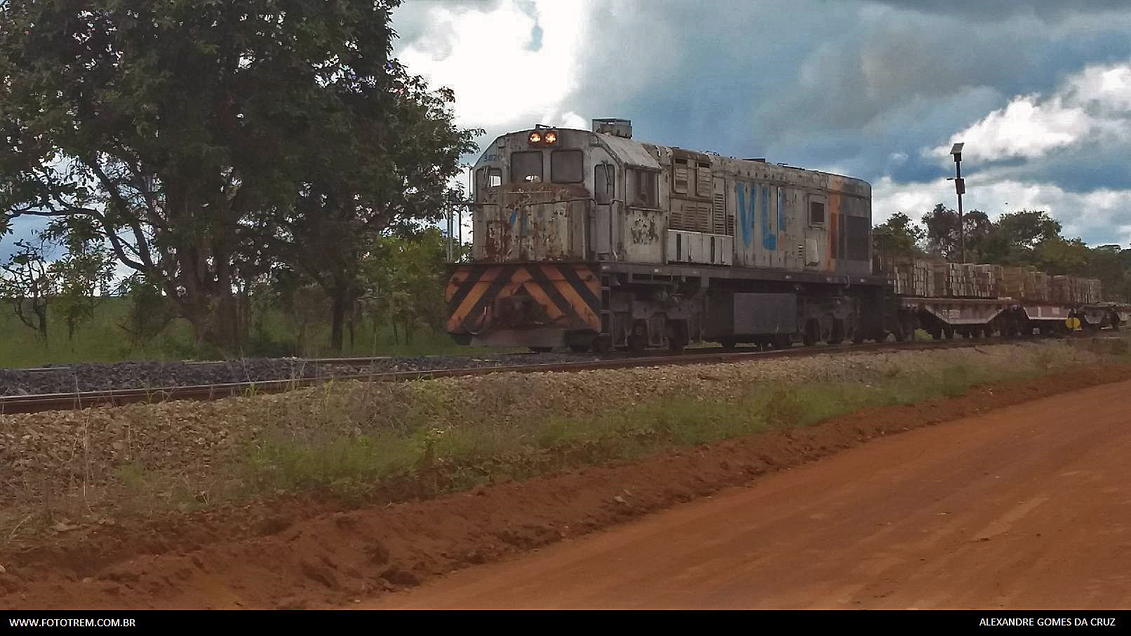 Foto Trem - VLI GE U20C 3820 em Leopoldo de Bulhões - GO