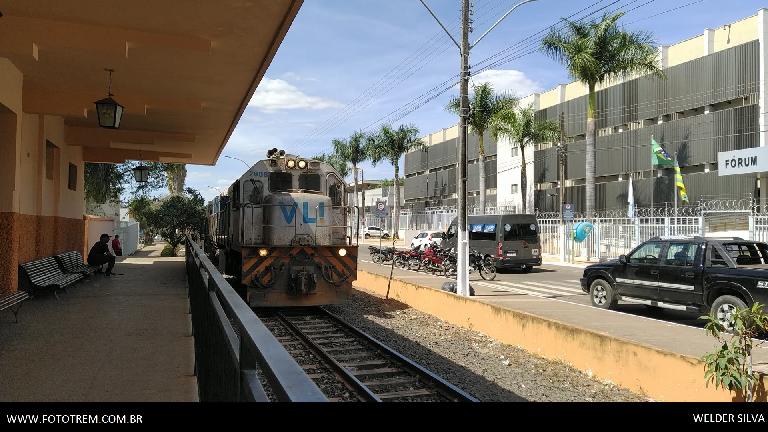 Foto Trem - VLI GE U22C 2810 em Catalão - GO