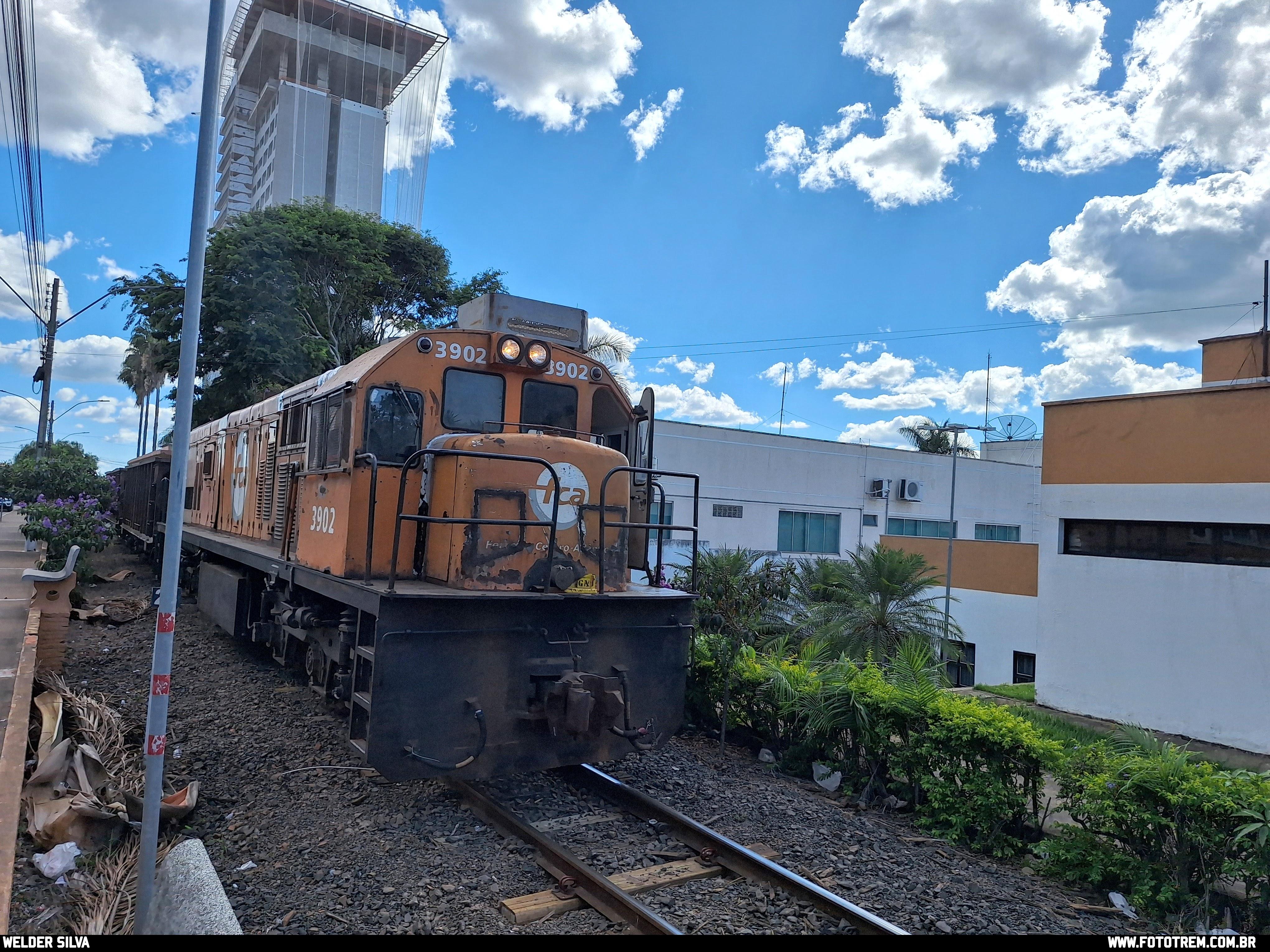 Foto Trem - VLI GE U20C 3902 em Catalão - GO