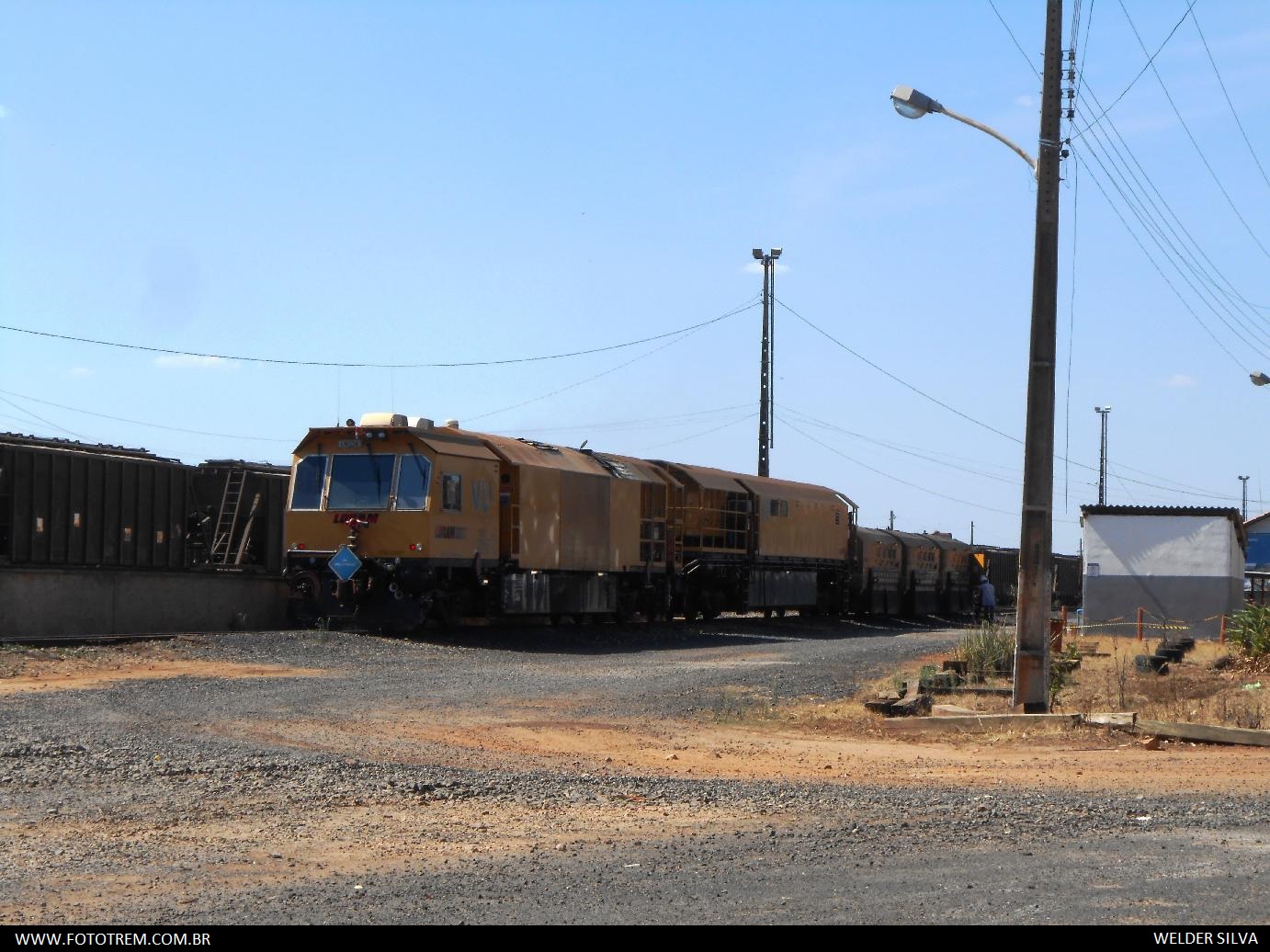 Foto Trem - VLI LORAM Esmerilhadora de trilhos LRG26 em Goiandira - GO