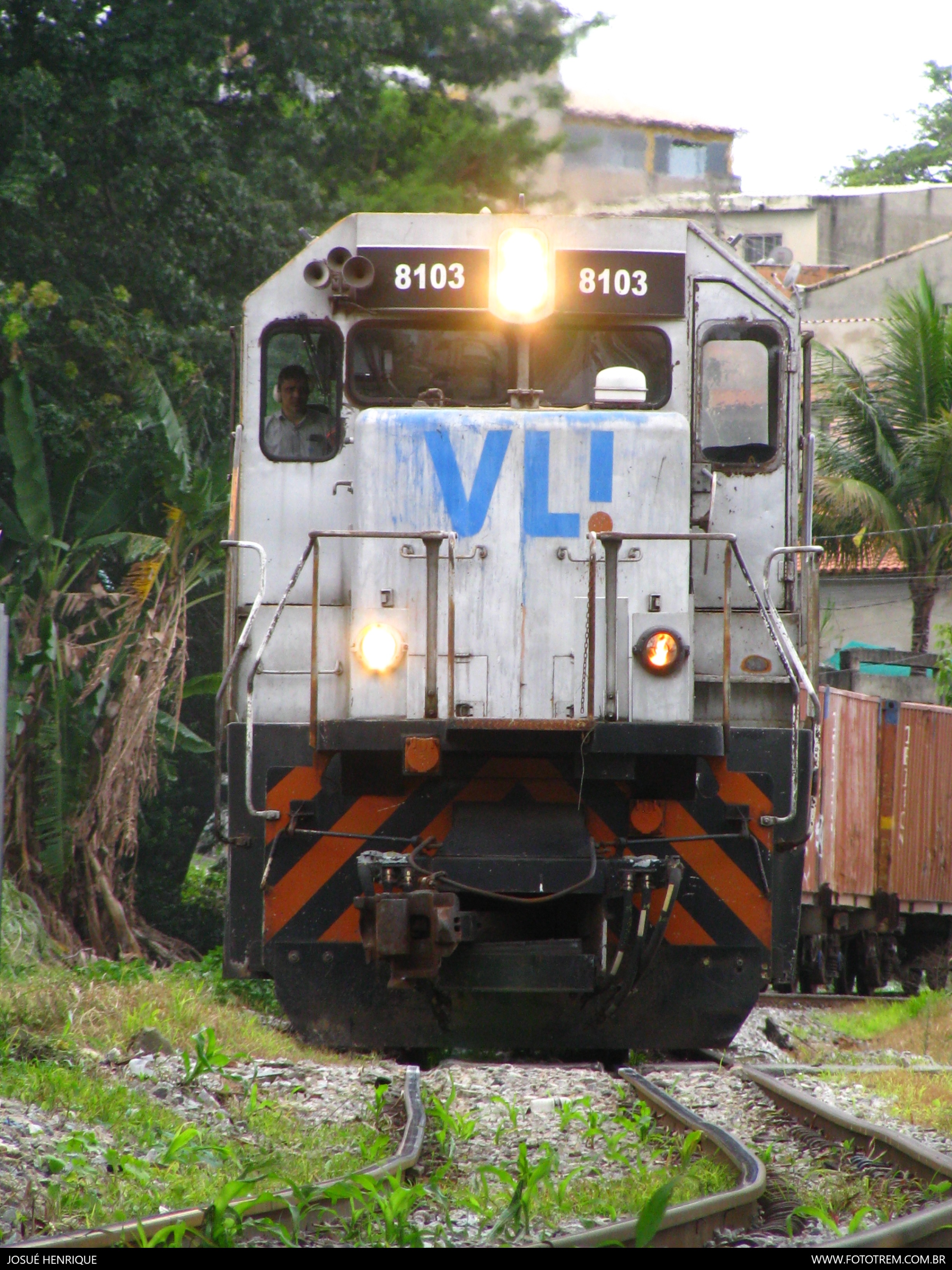 VLI EMD SD40 8103 em Betim - MG