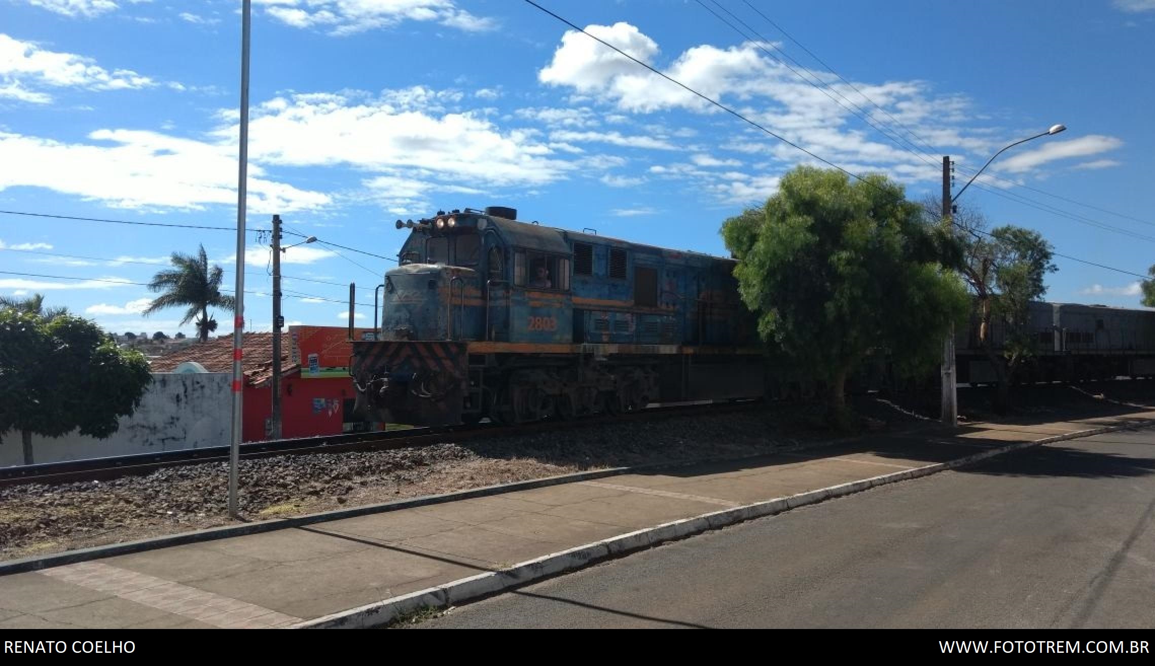 Foto Trem - FCA GE U22C 2803 em Catalão - GO