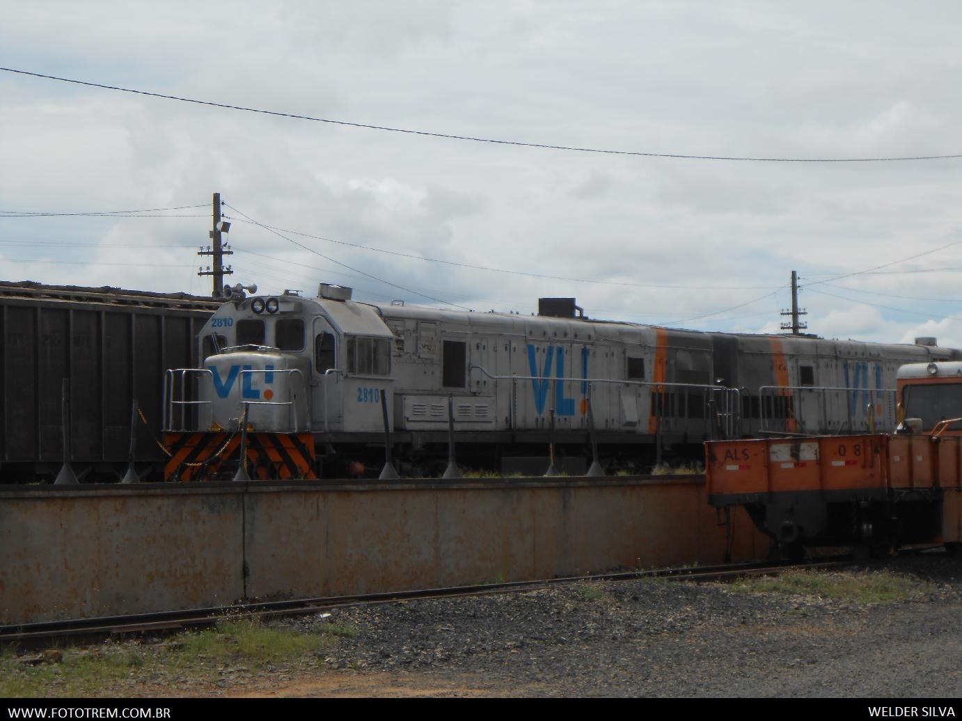 Foto Trem - VLI GE U22C 2810 em Goiandira - GO