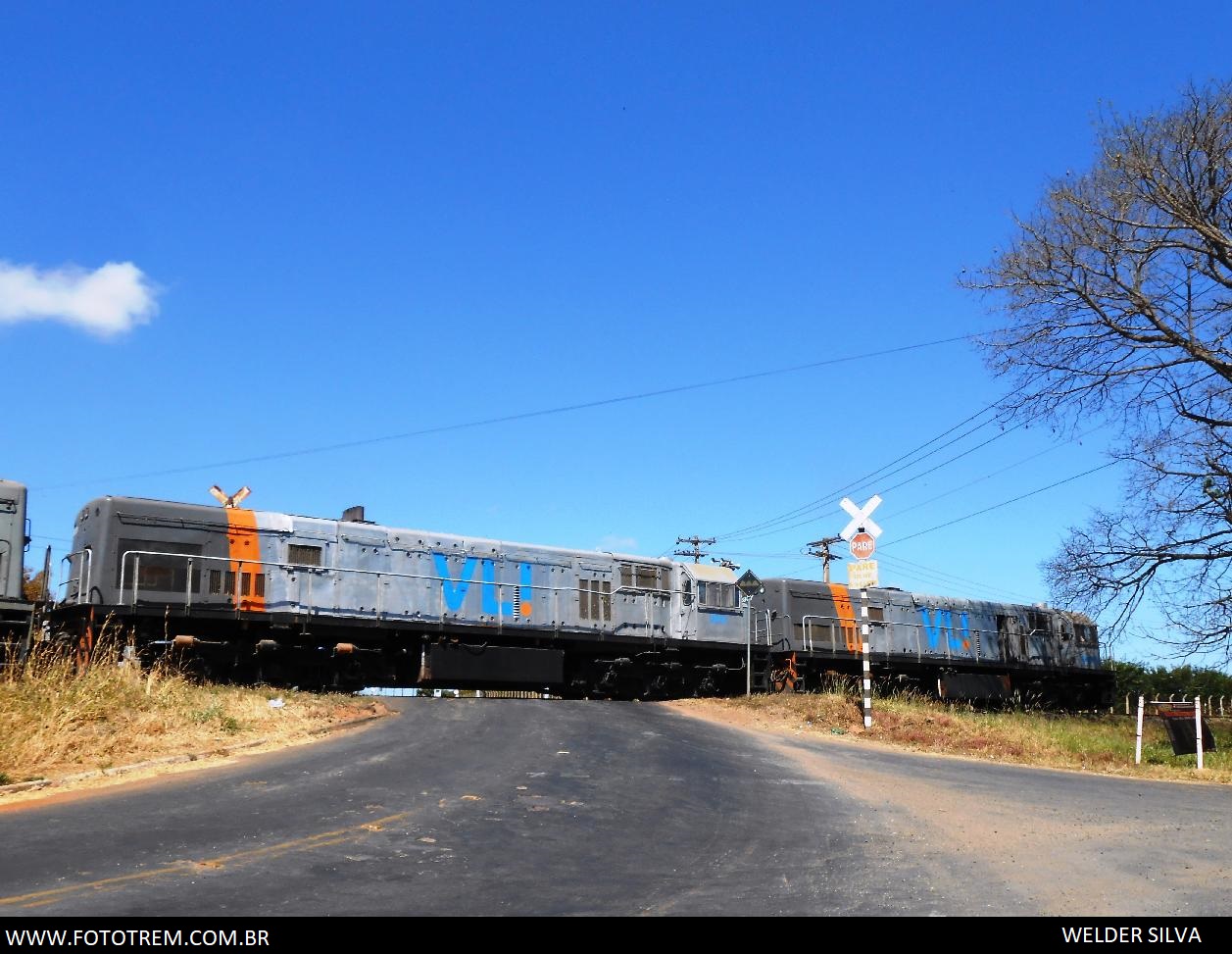 Foto Trem - VLI GE U22C 2810 em Catalão - GO