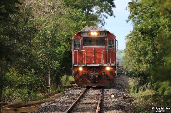 VLI EMD GT46AC 8194 em Pires do Rio - GO