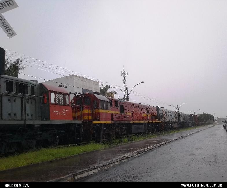 Foto Trem - VLI GE U22C 2802 em Catalão - GO