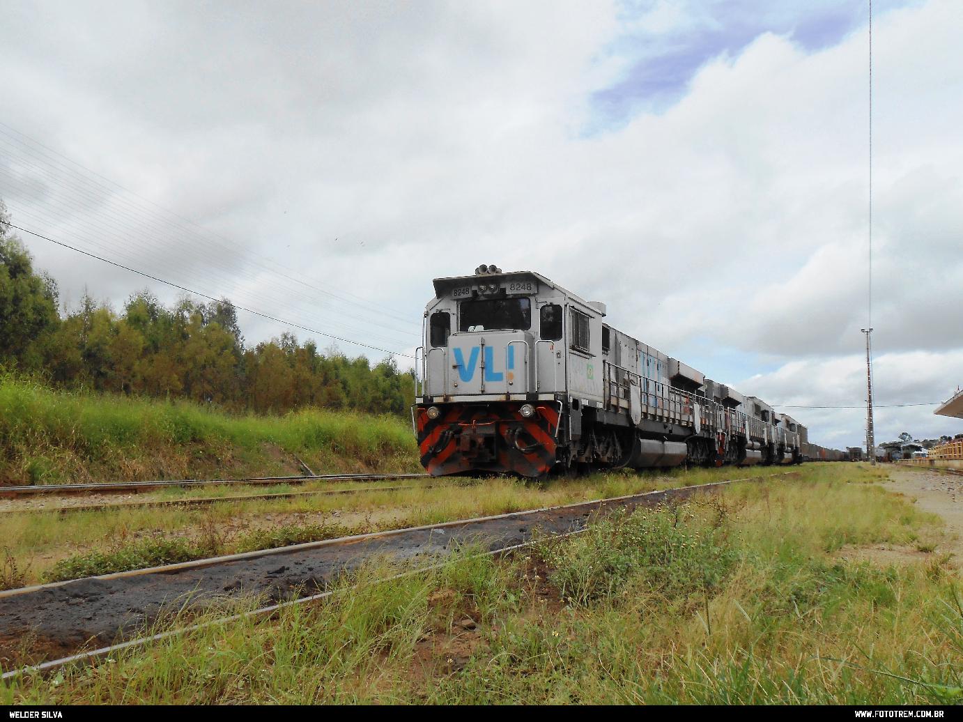 Foto Trem - VLI EMD GT46AC 8248 em Goiandira - GO