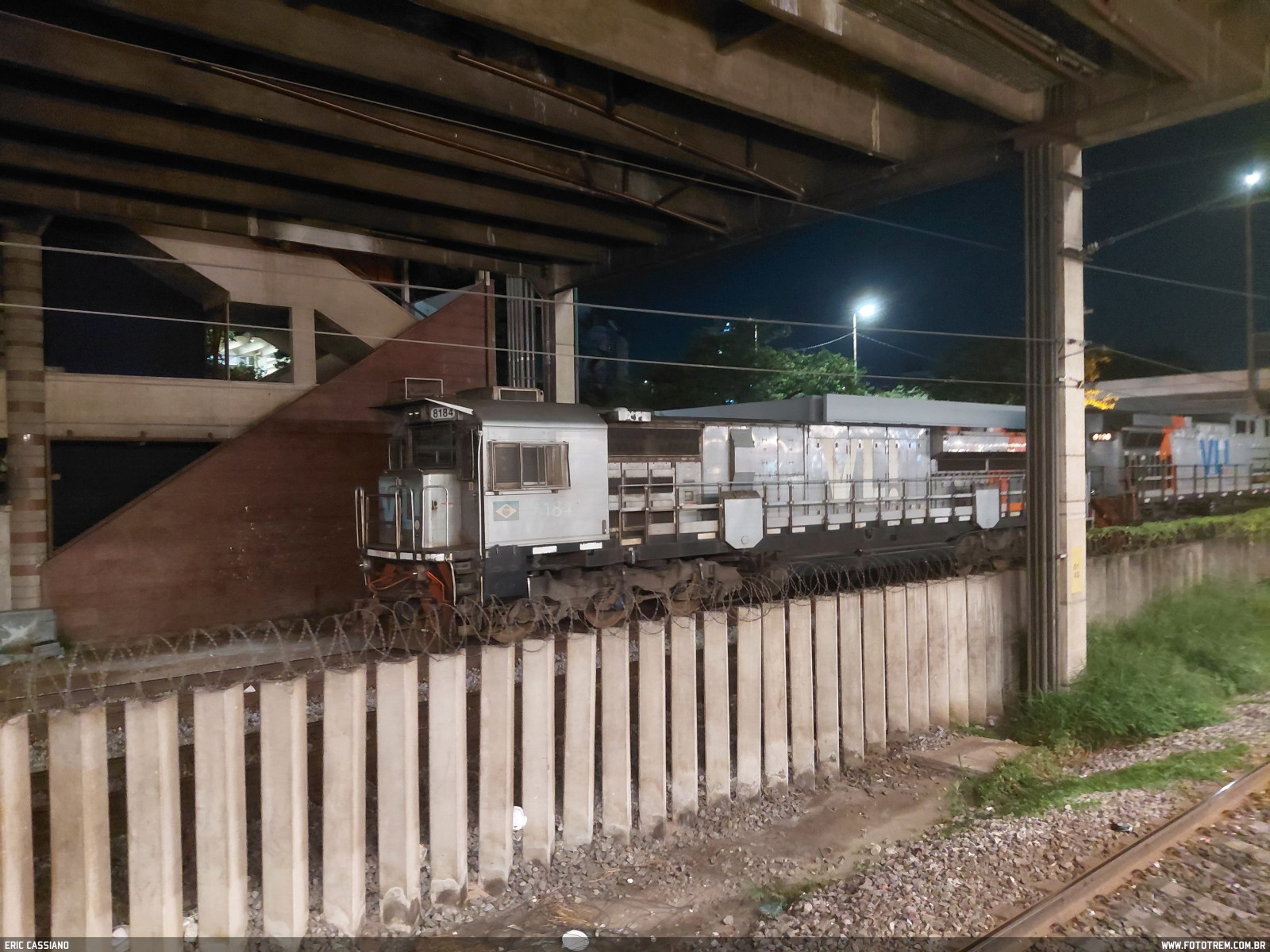 VLI EMD GT46AC 8184 em Belo Horizonte - MG