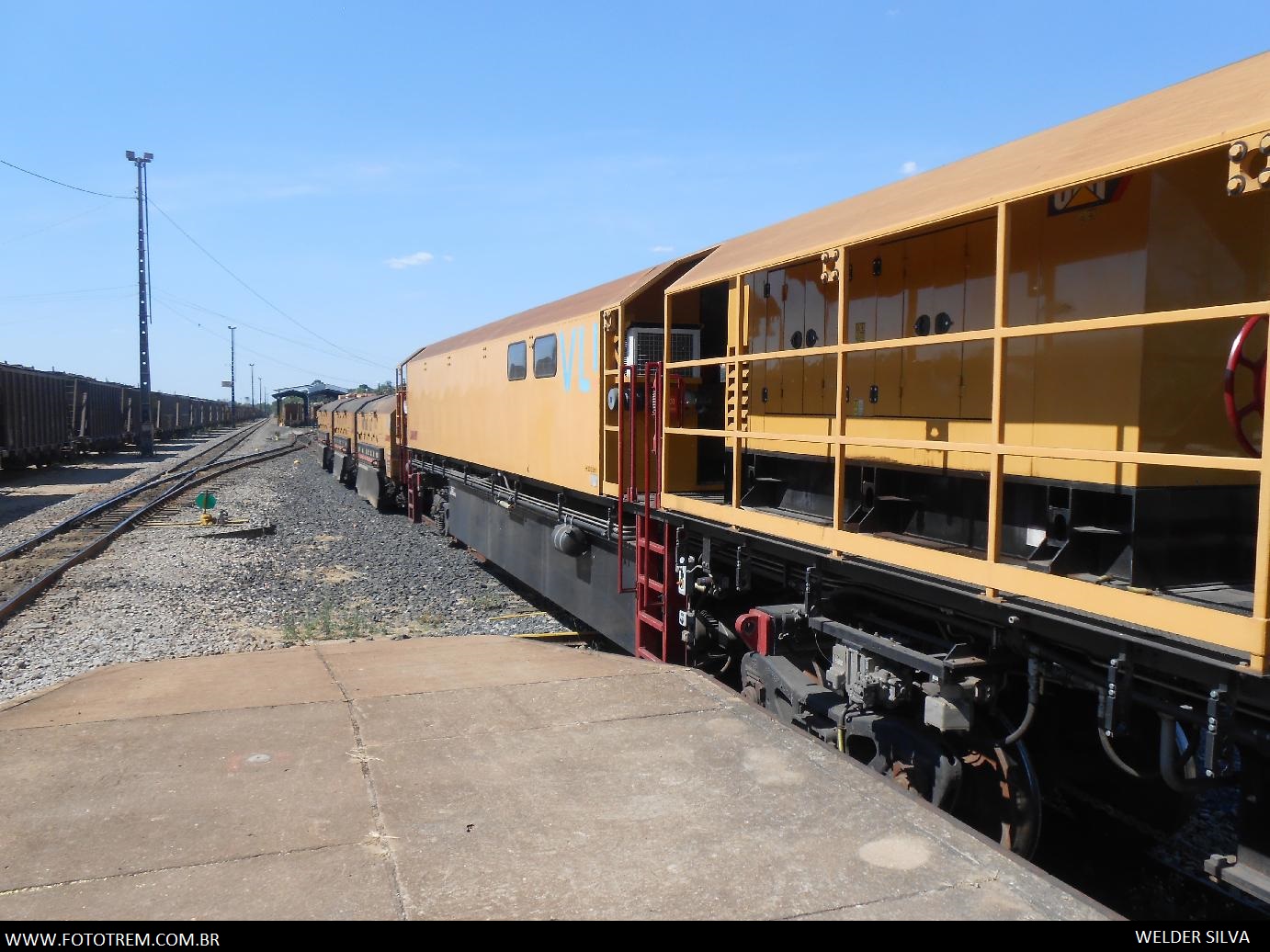 Foto Trem - VLI LORAM Esmerilhadora de trilhos LRG26 em Goiandira - GO