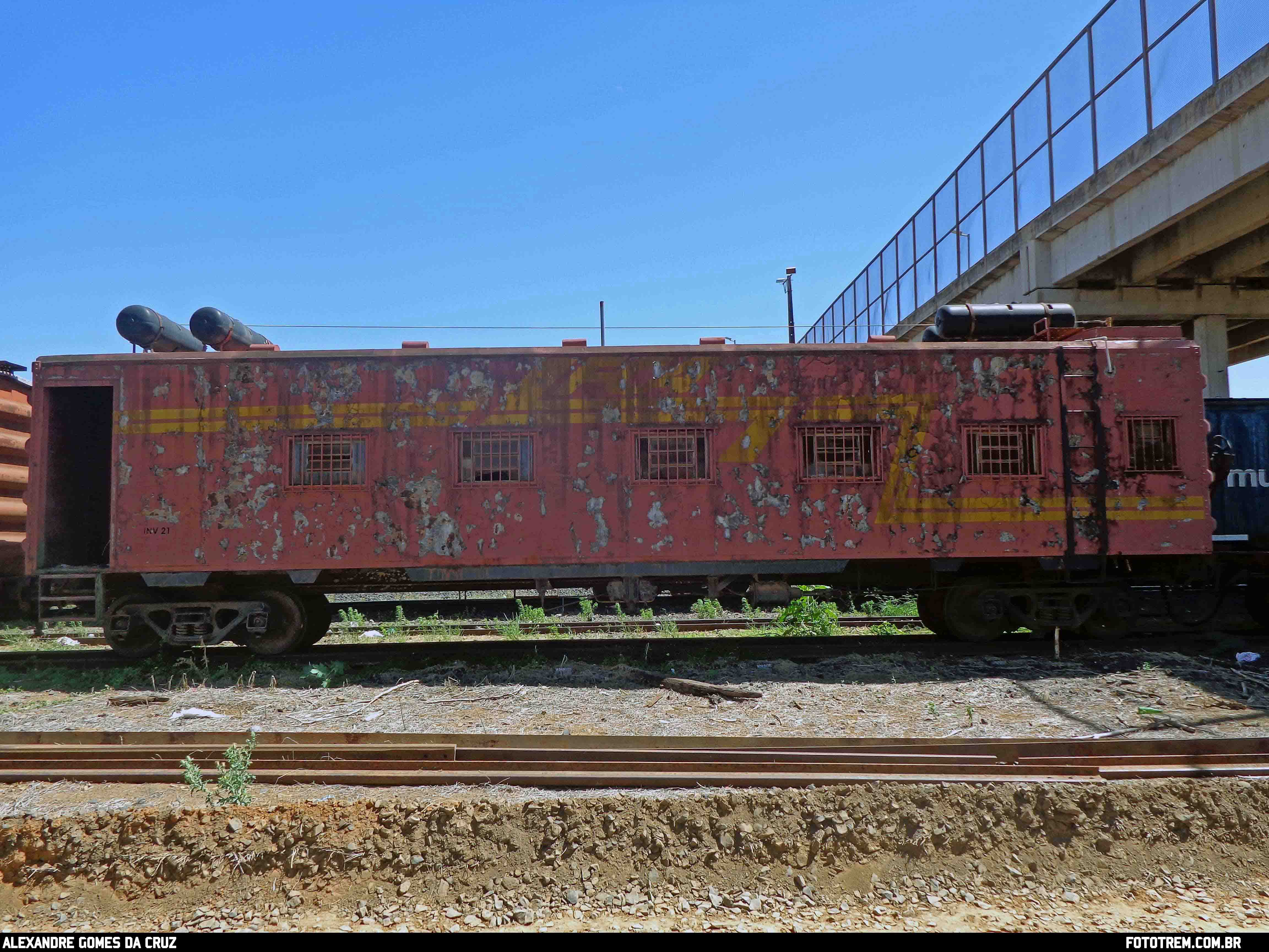 Foto Trem - FCA Vagão FNC604003-9E em Araguari - MG