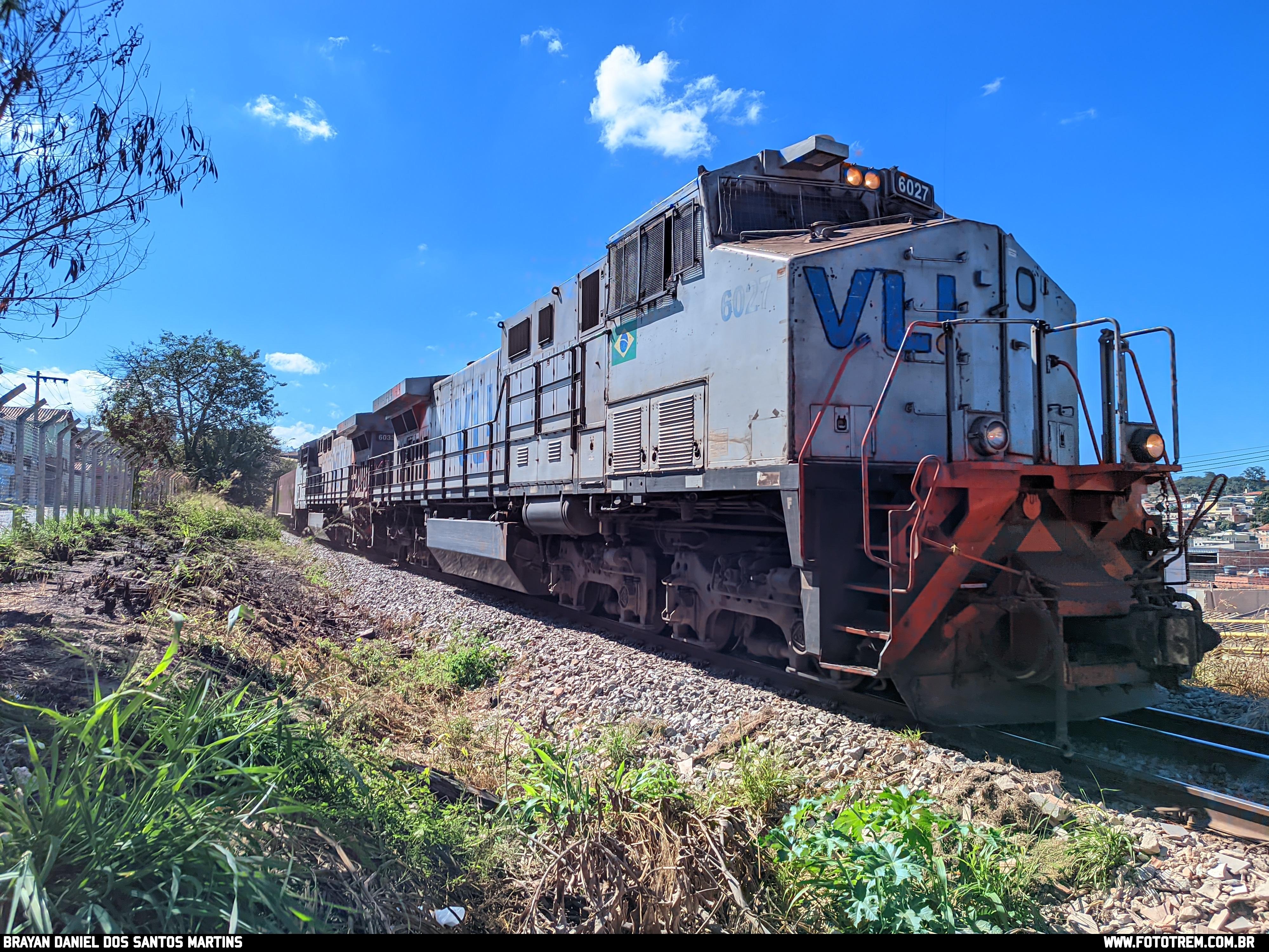 Foto Trem - VLI GE DASH 9-40BBW 6027 em Betim - MG