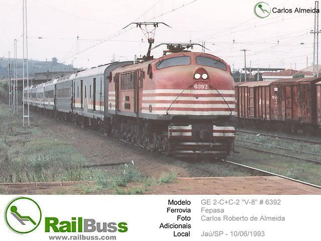 Foto Trem - FEPASA GE V8 6392 em Jaú - SP