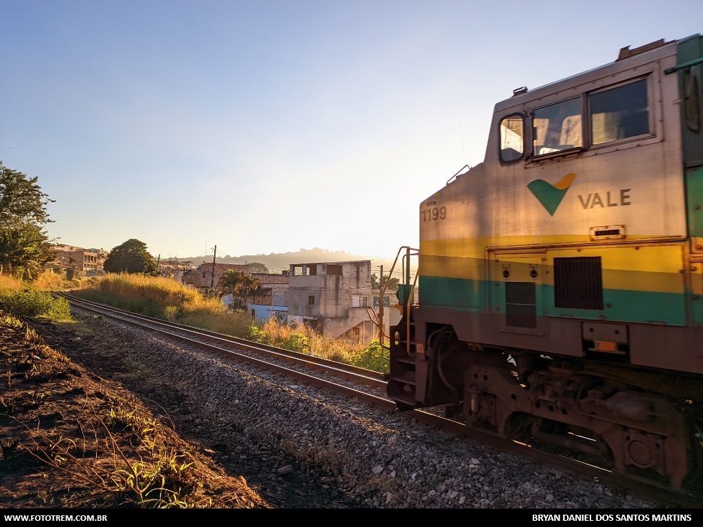 Foto Trem - EF Vitória Minas GE DASH 9-40BBW 1199 em Betim - MG