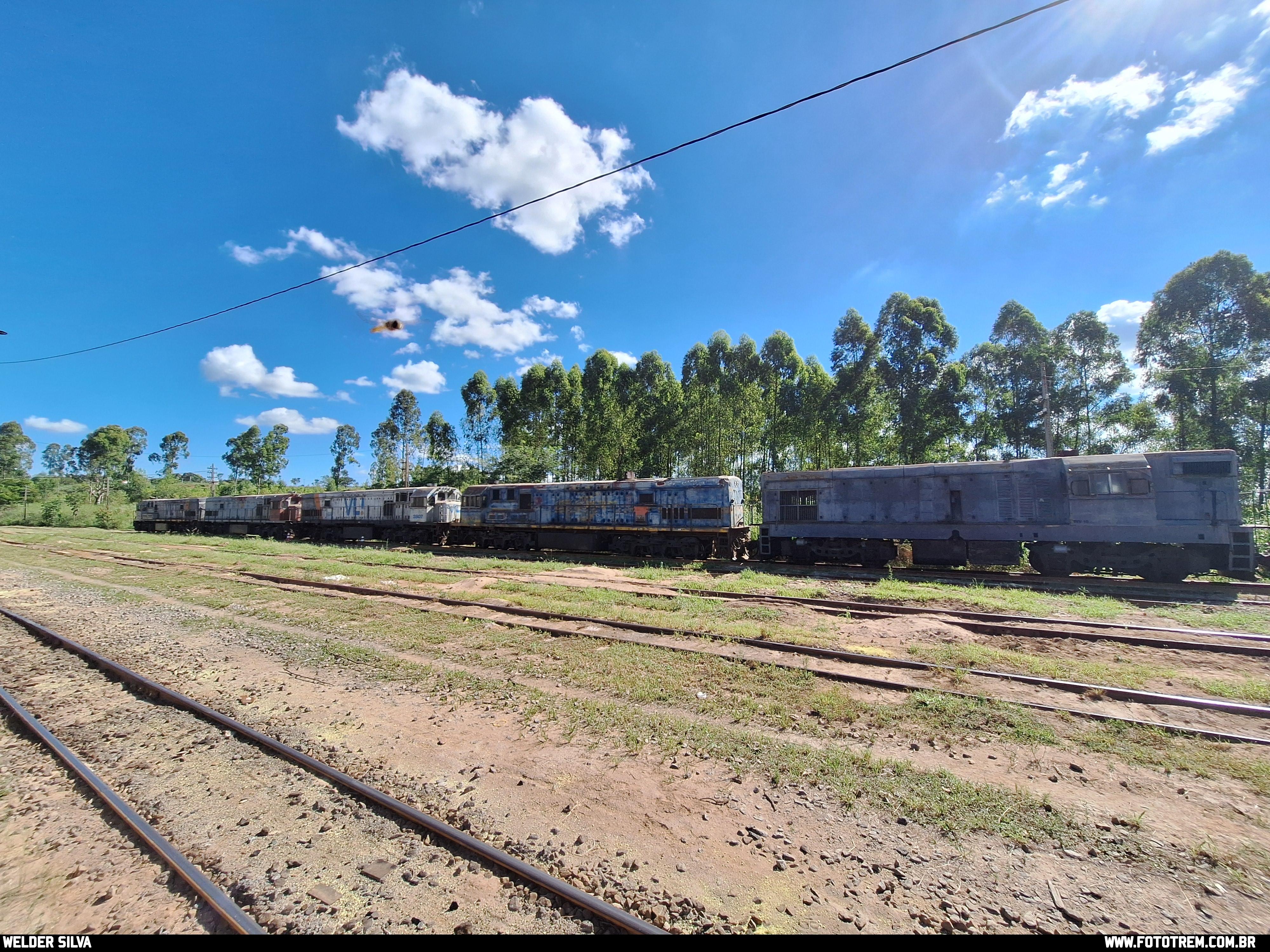 Foto Trem - VLI GE U22C 2803 em Goiandira - GO